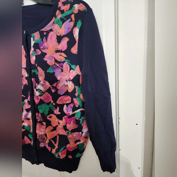 #058 Ann Taylor XS Flowery lightweight see thru button down cardigan - Picture 8 of 11